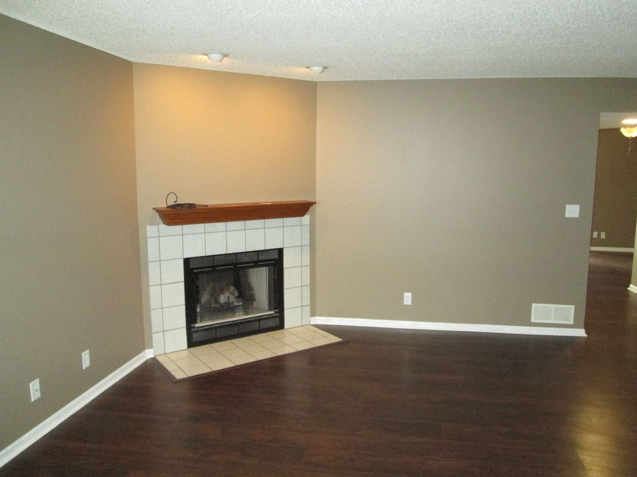 1725 Granada Ln - Photo 2 of 29