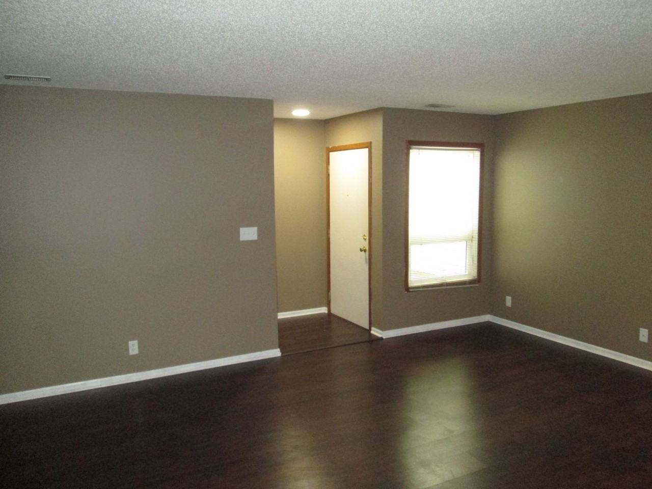 1725 Granada Ln - Photo 3 of 29