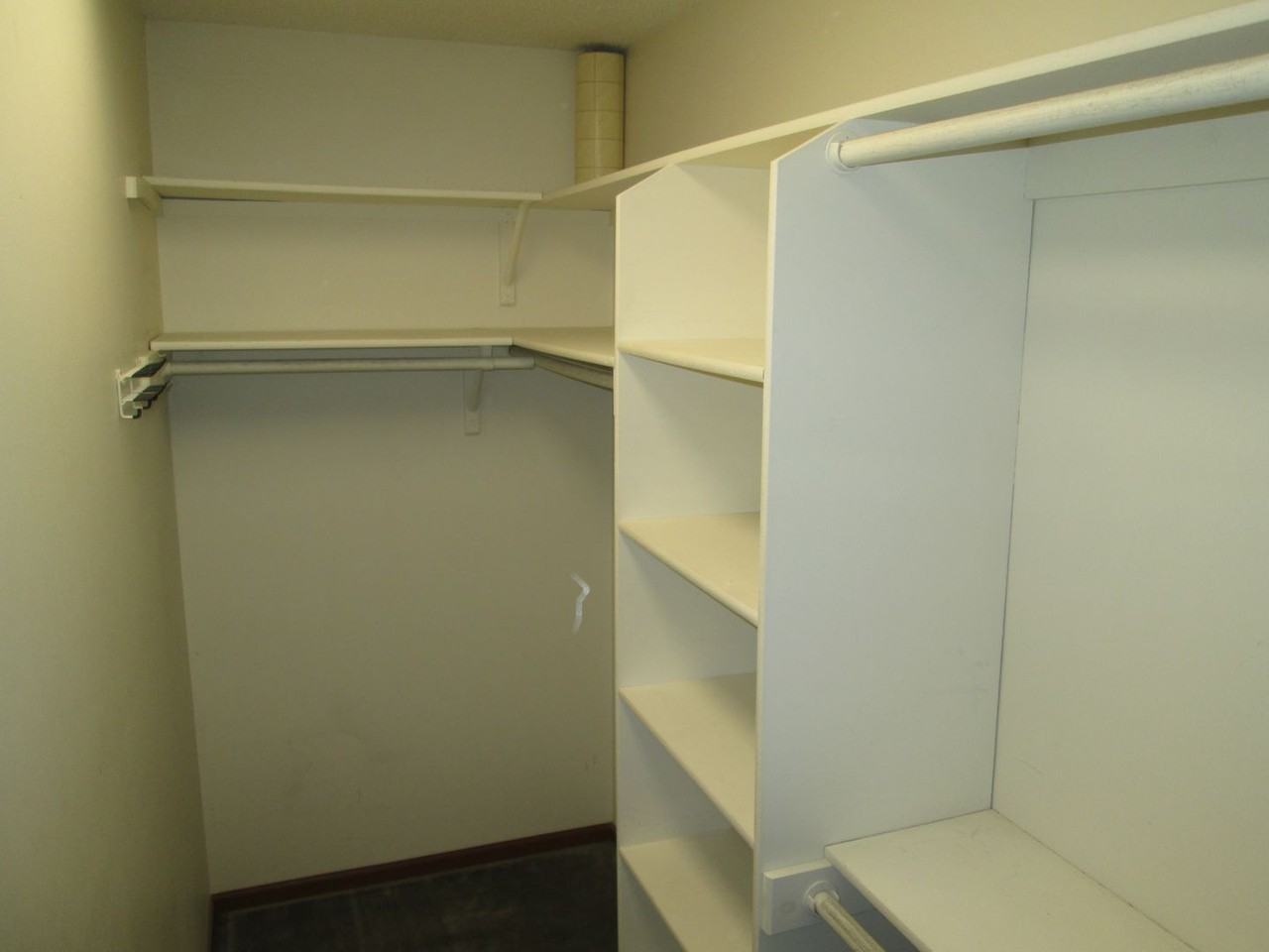 1725 Granada Ln - Photo 2 of 29