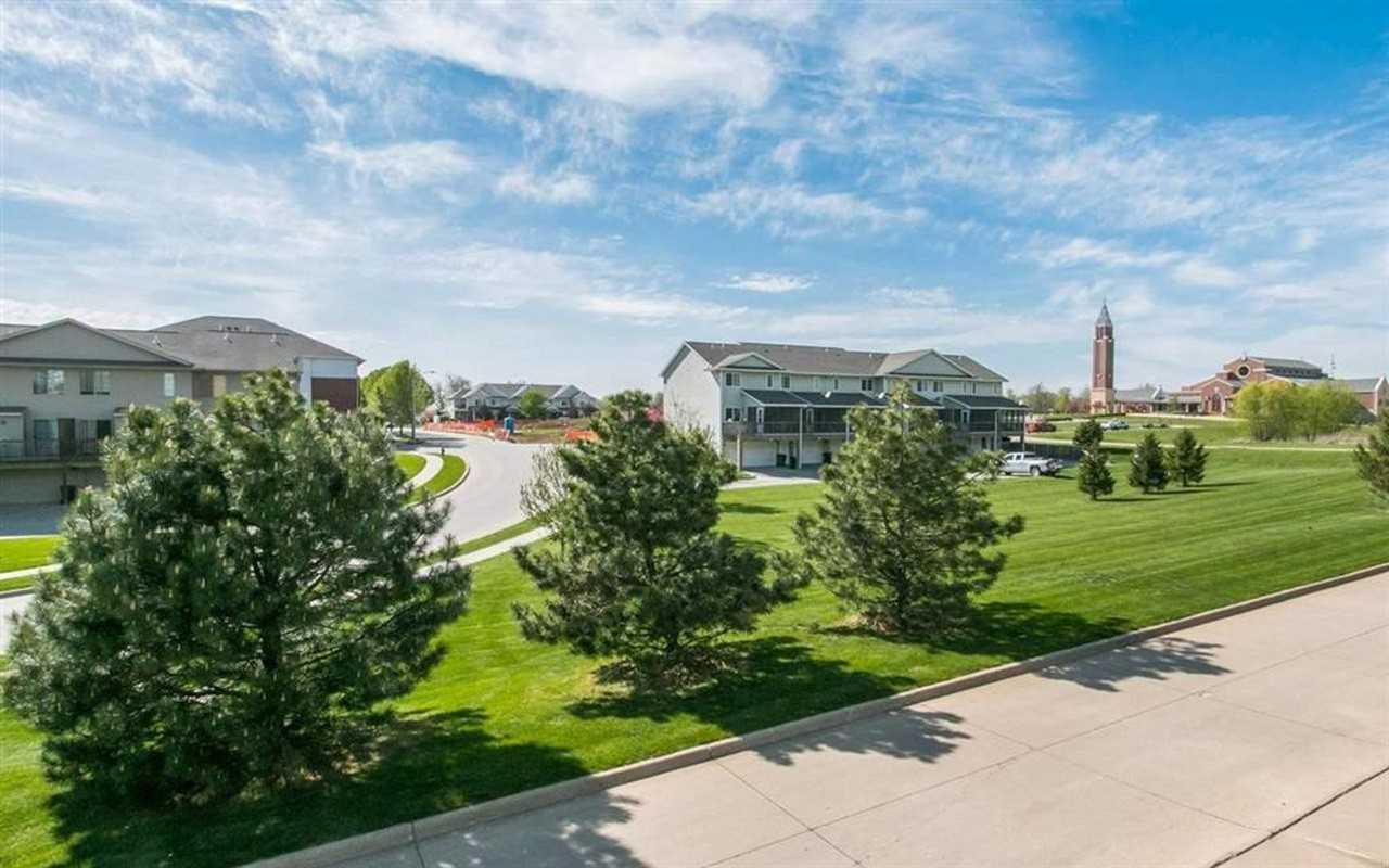 214 Redhill Ln - Photo 3 of 21