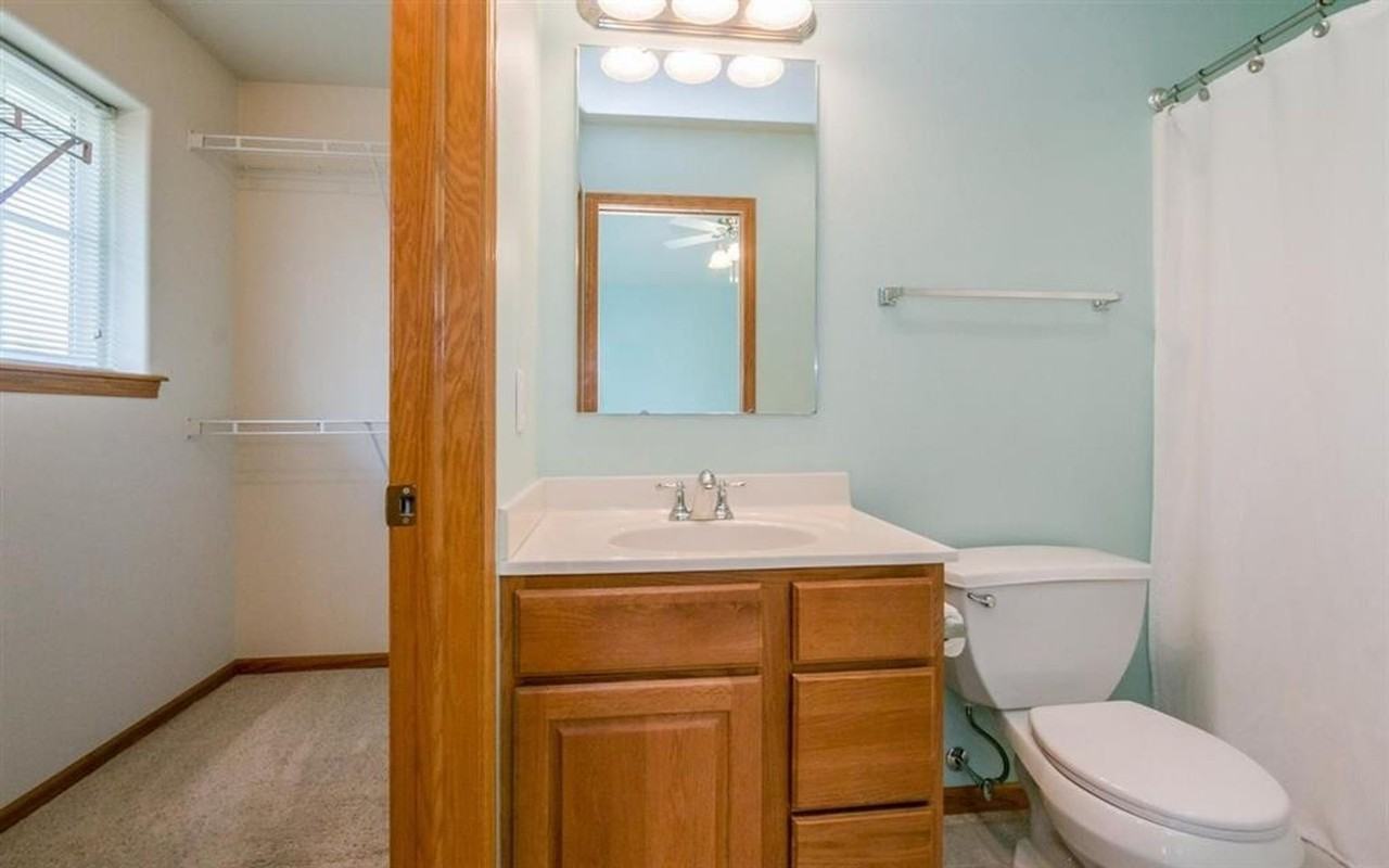 214 Redhill Ln - Photo 4 of 21