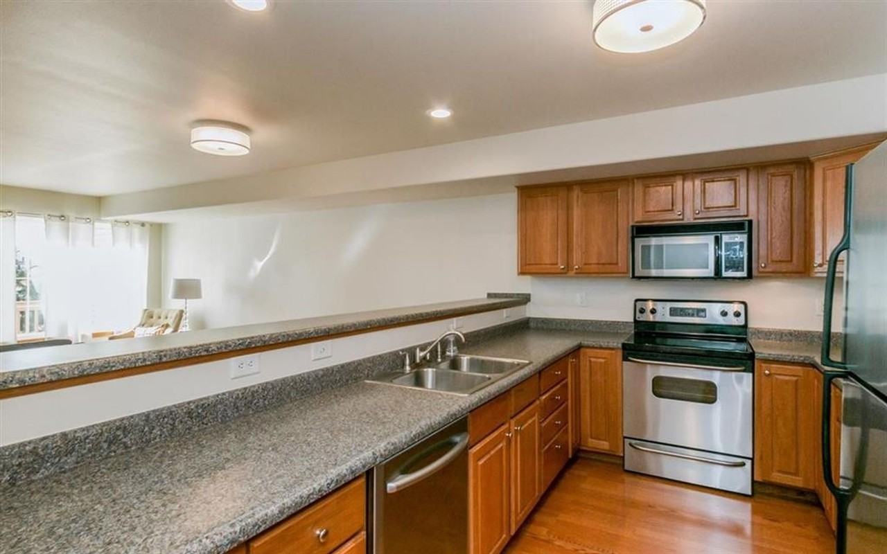 214 Redhill Ln - Photo 6 of 21