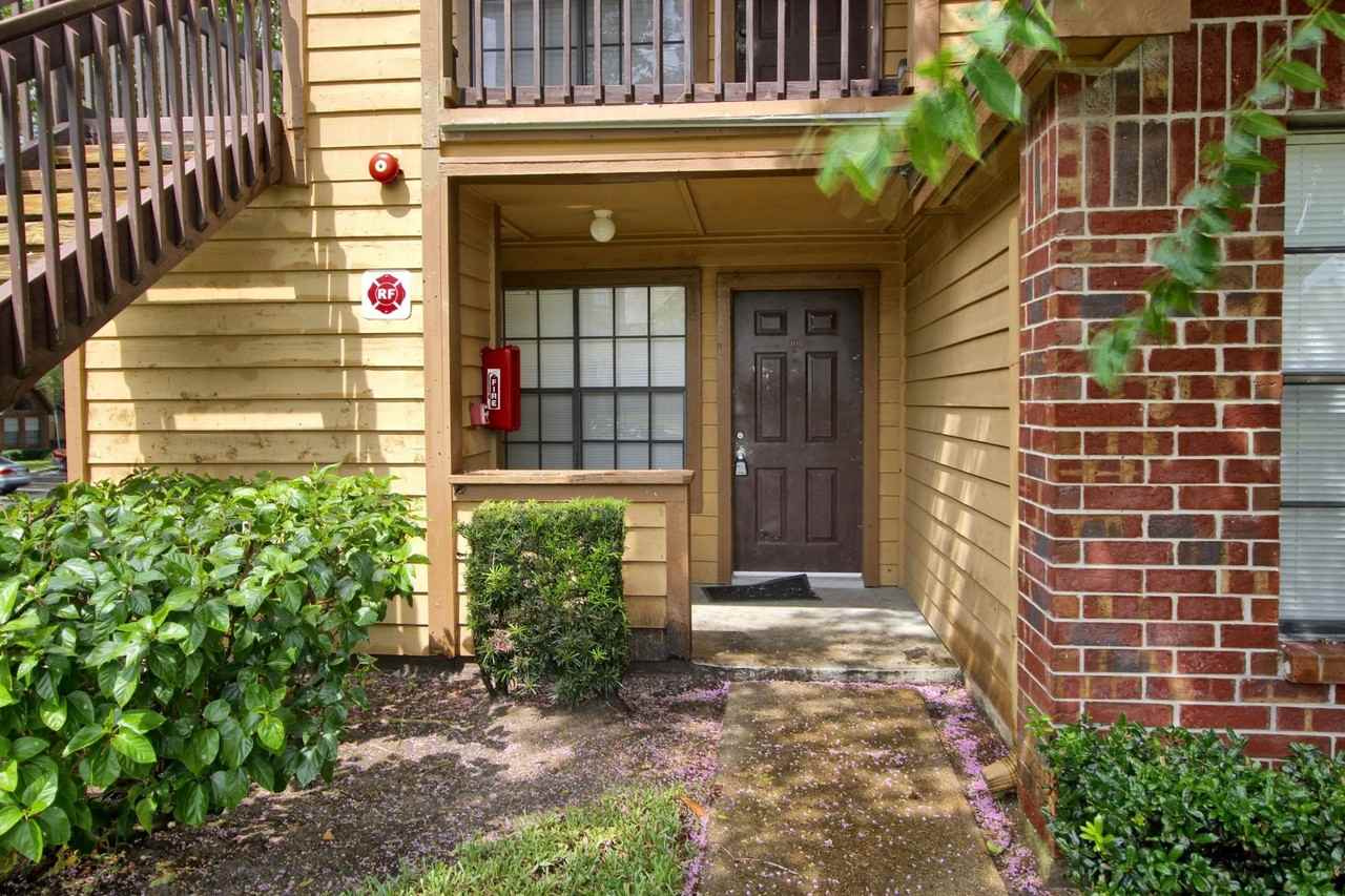 364 Northpointe Ct - Photo 2 of 9