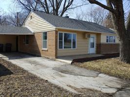 featured image of 211 Sauk Trl