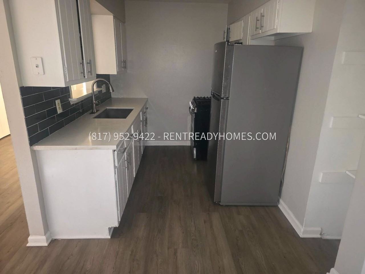 4331 Sunshadow St - Photo 4 of 11