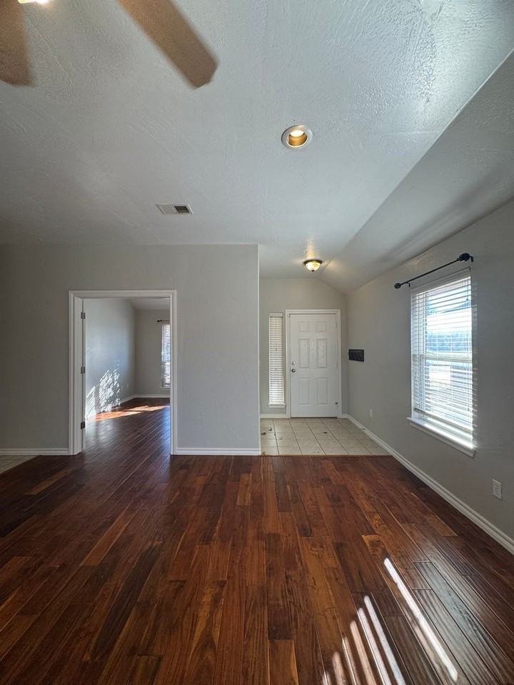 329 Bright Angel Trl - Photo 6 of 32