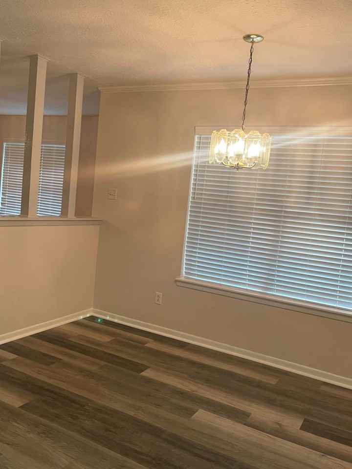 535 Hillebrandt St - Photo 4 of 23