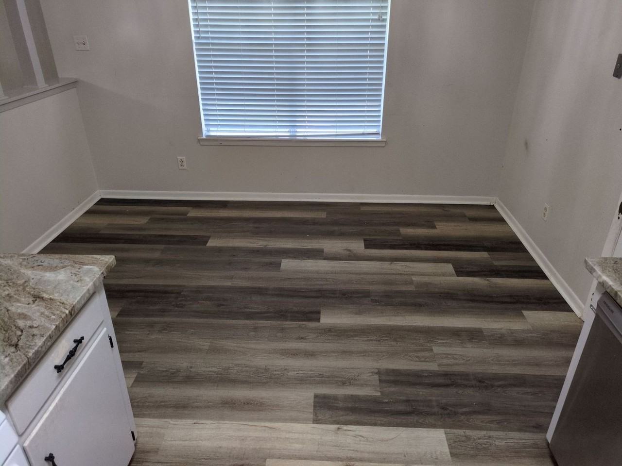 535 Hillebrandt St - Photo 5 of 23