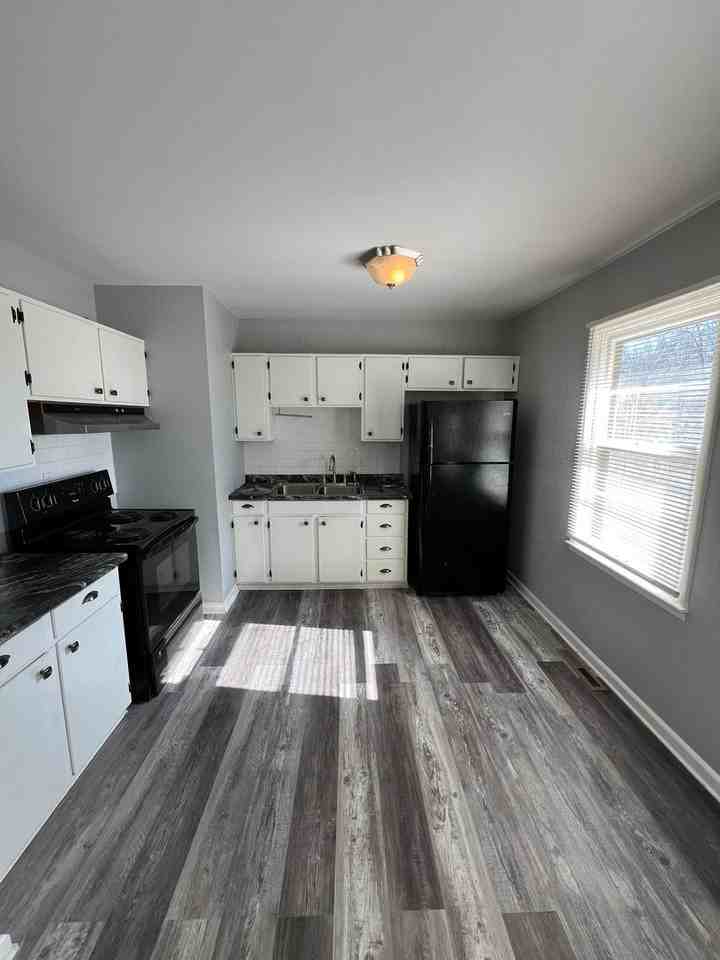 303 Brookside Dr - Photo 6 of 17