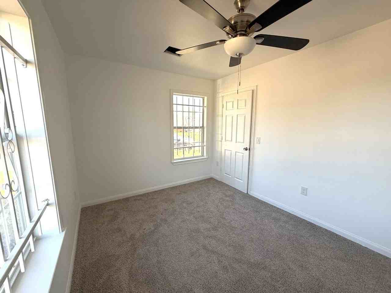 7430 Claiborne St - Photo 7 of 23