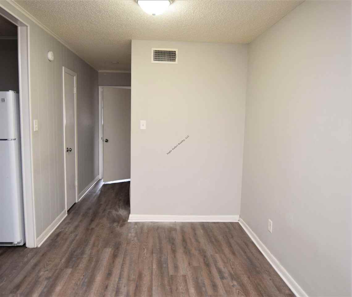 100 Mcarthur St #2 - Photo 3 of 6