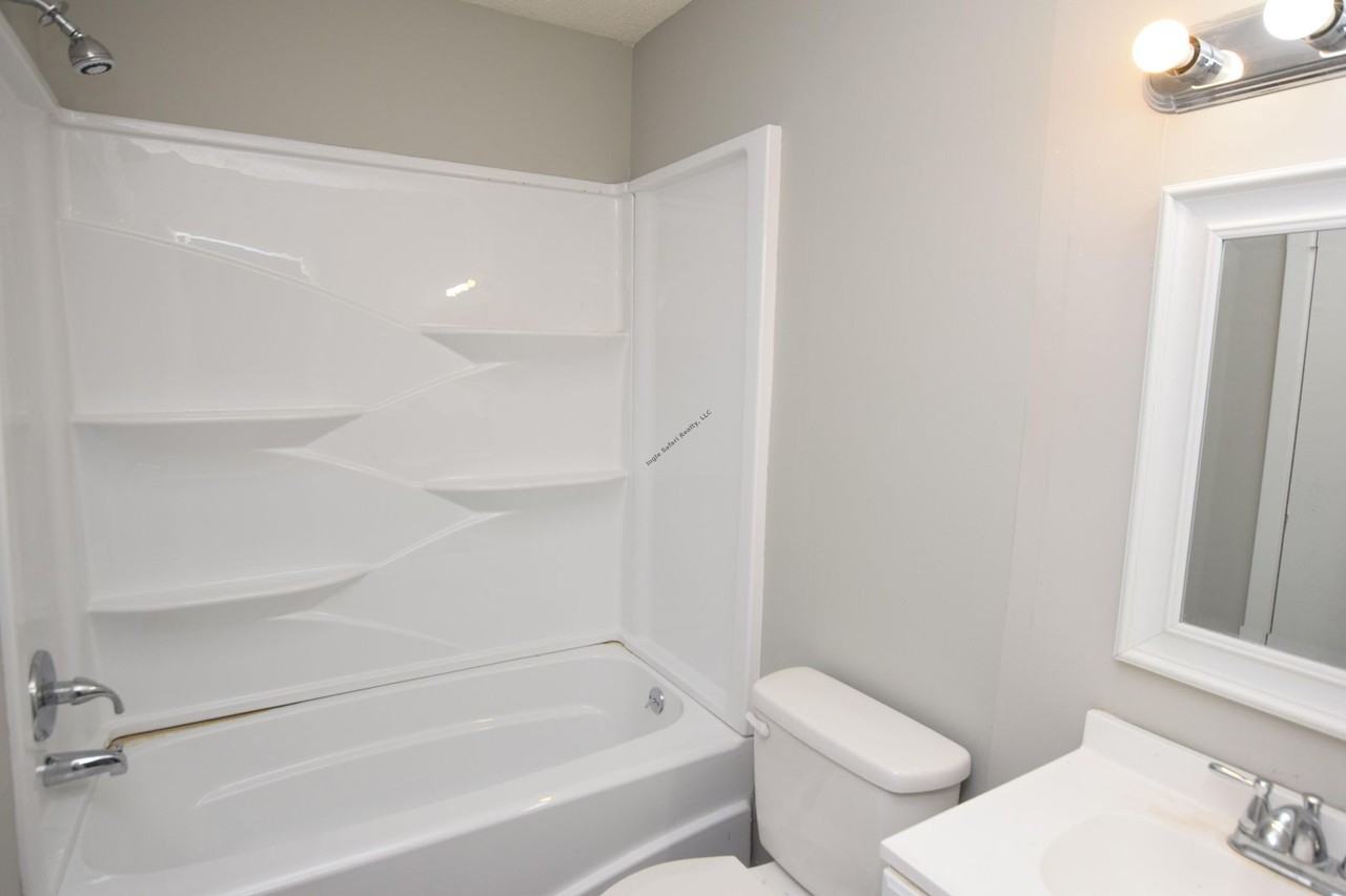 100 Mcarthur St #2 - Photo 6 of 6