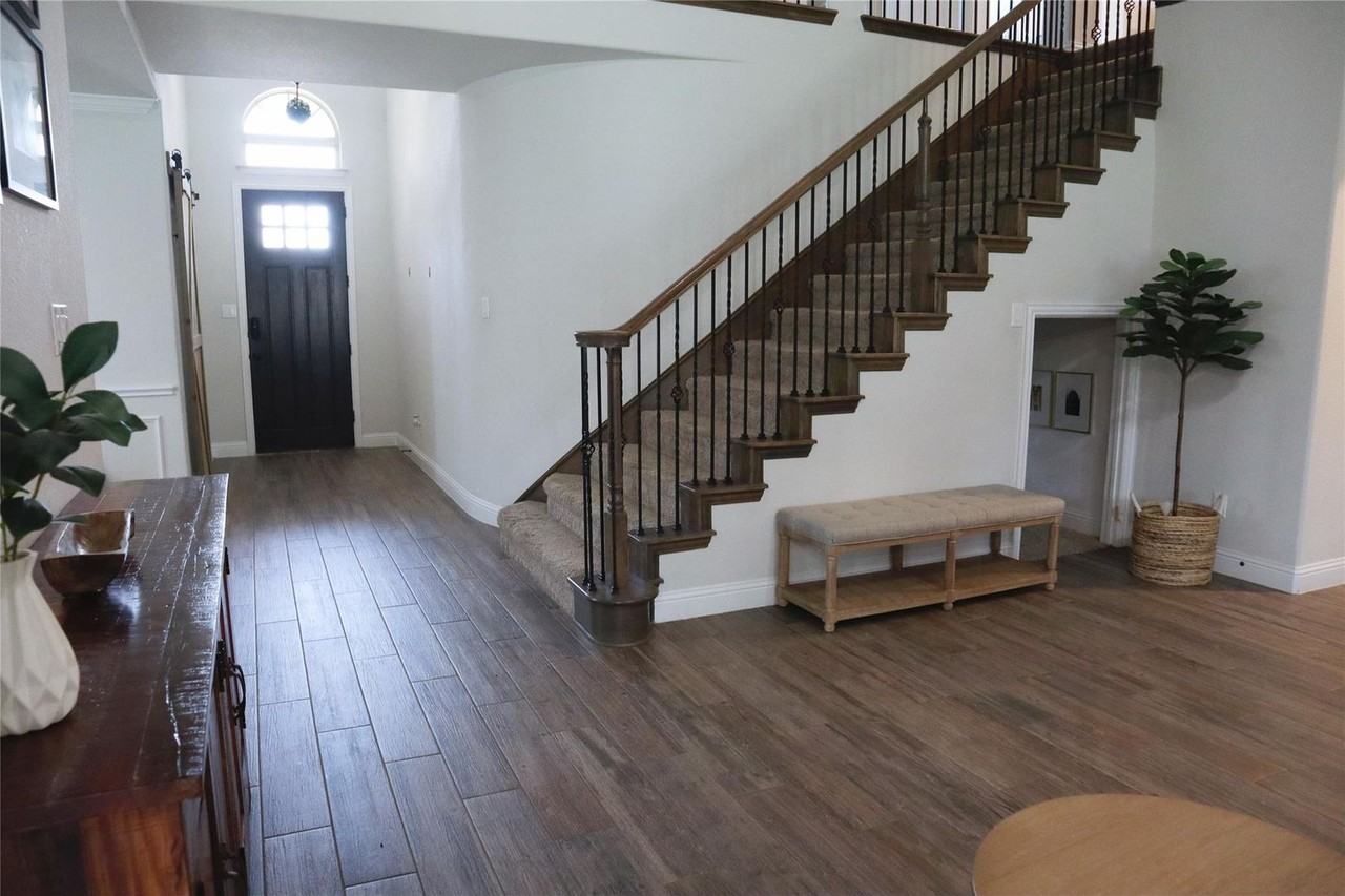 5124 Windstone Dr - Photo 6 of 41