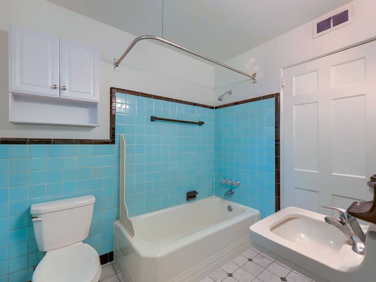 1396 Lowther Rd - Photo 7 of 32