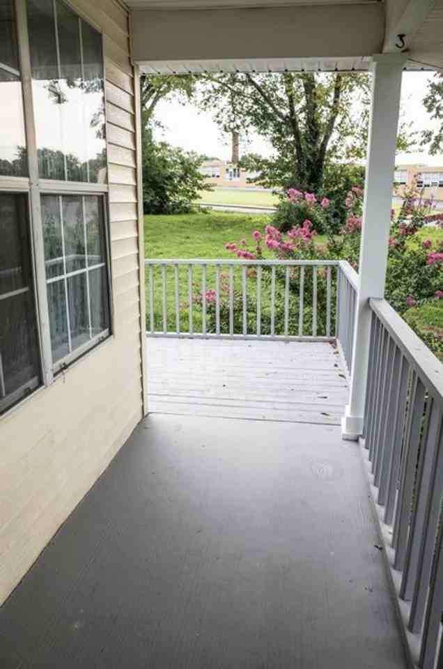 2225 Cruzen St - Photo 2 of 20