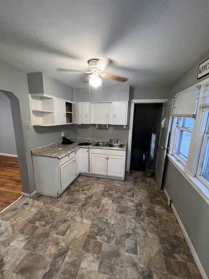 13706 Argus Ave - Photo 2 of 8