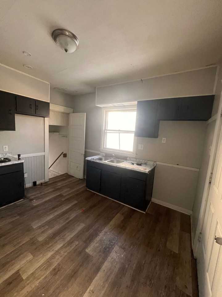 839 E 146th St - Photo 5 of 9