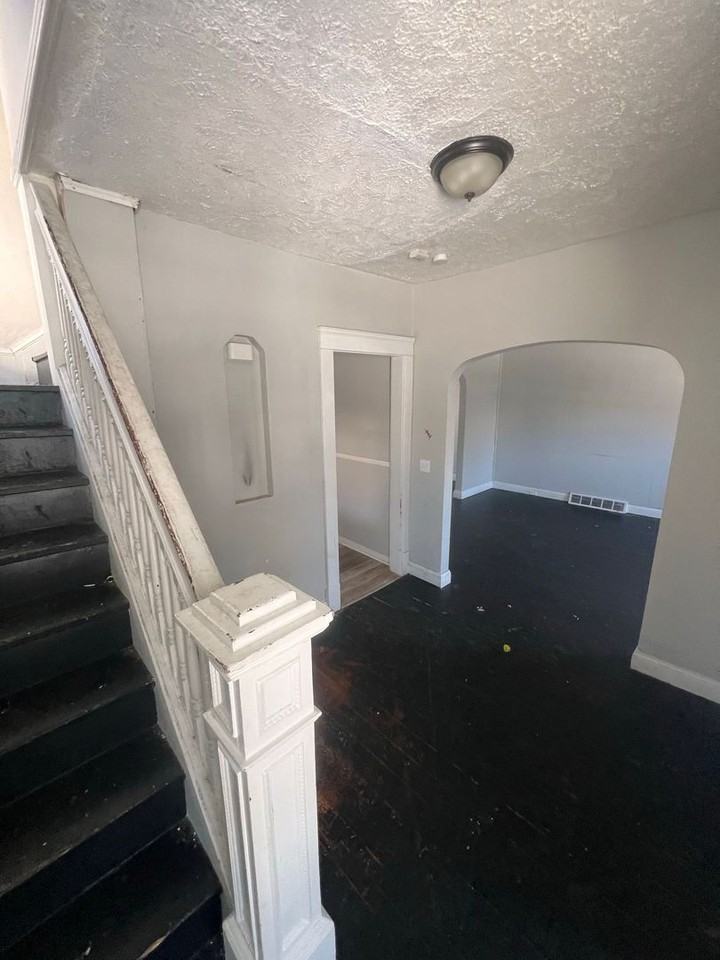 839 E 146th St - Photo 7 of 9