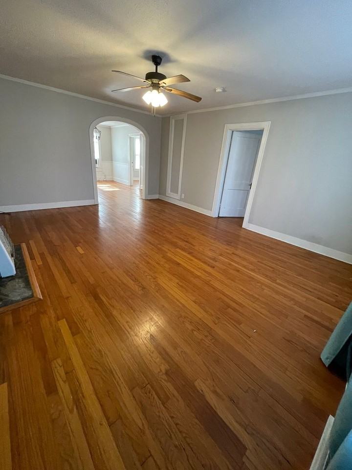 705 Ockley Dr - Photo 3 of 8