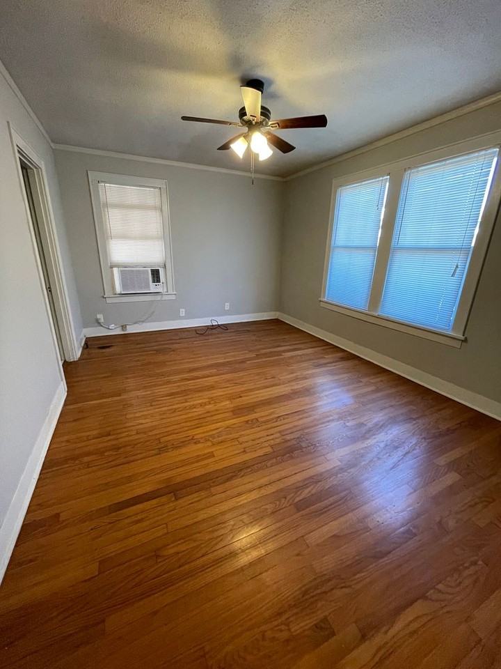 705 Ockley Dr - Photo 6 of 8