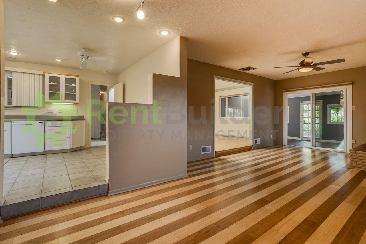 7112 Ottawa Rd Ne - Photo 2 of 28