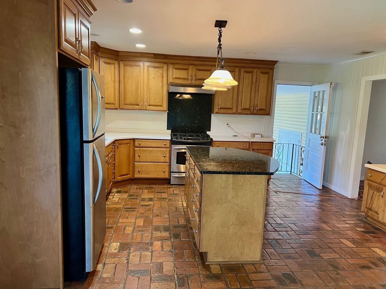 1209 Marseille Dr - Photo 2 of 15