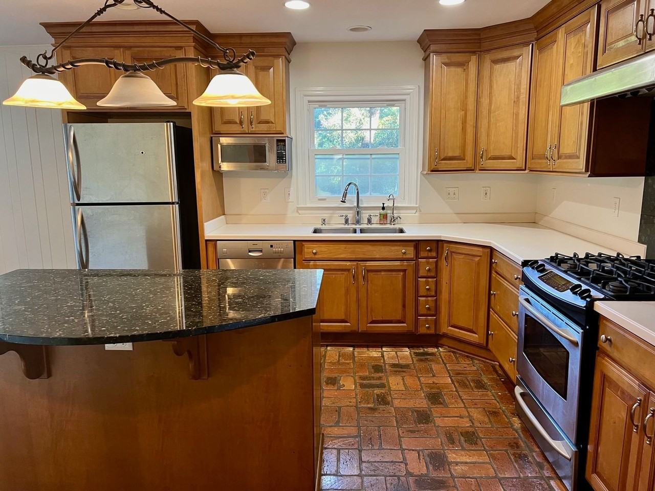 1209 Marseille Dr - Photo 3 of 15