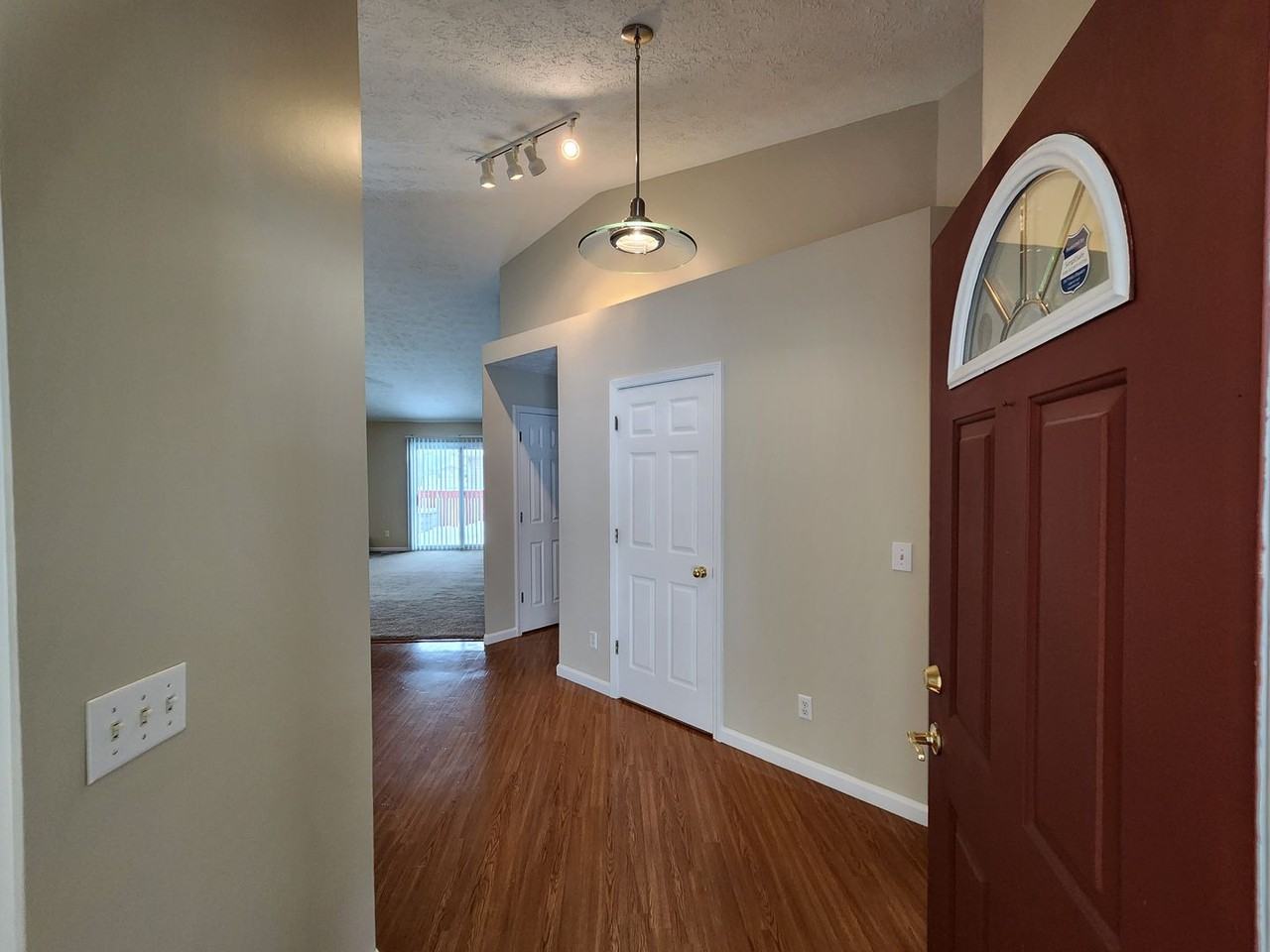 645 S 32nd St - Photo 3 of 15