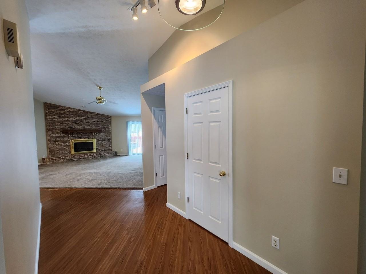 645 S 32nd St - Photo 4 of 15