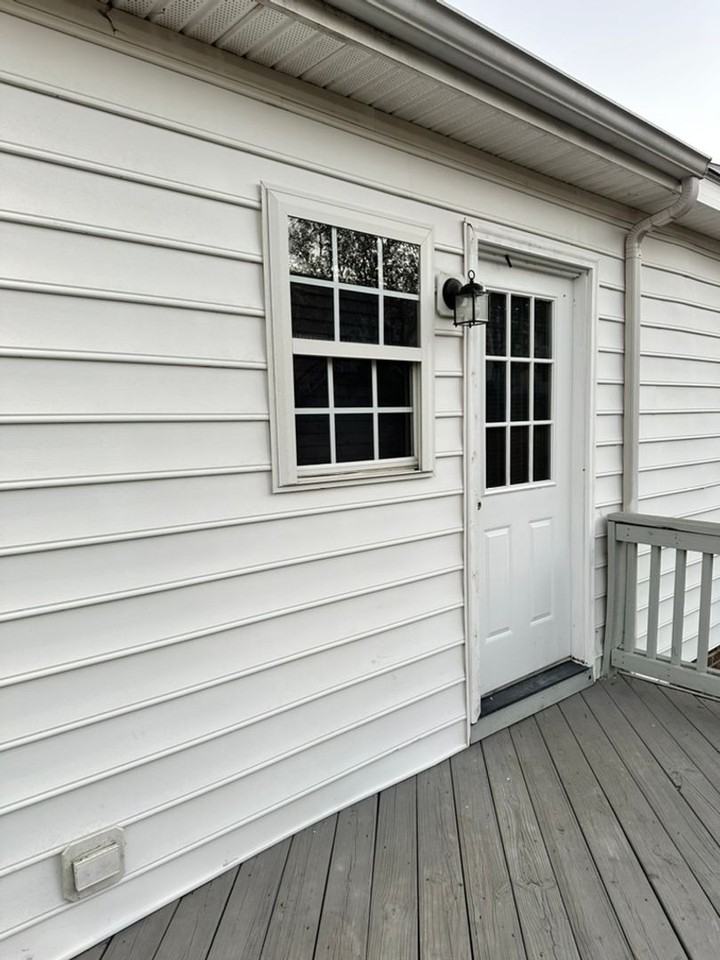 1632 Graham Ave - Photo 6 of 22