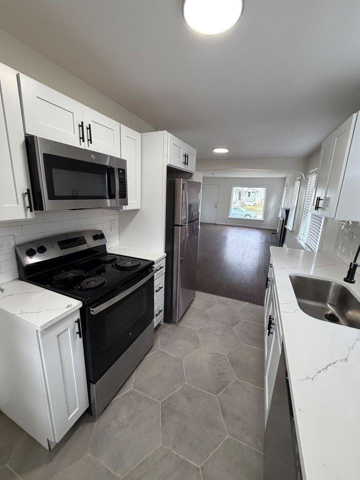 2759 Columbus Ave - Photo 4 of 14