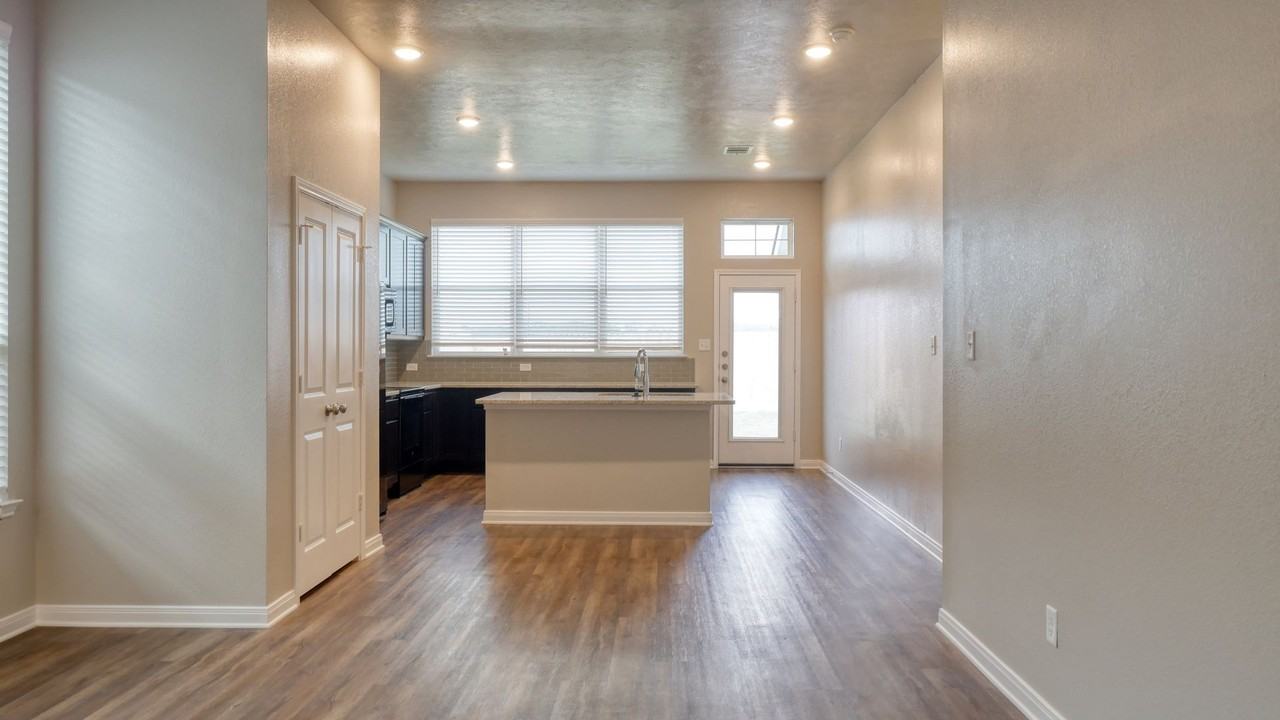 2220 John Ross Ct - Photo 2 of 16