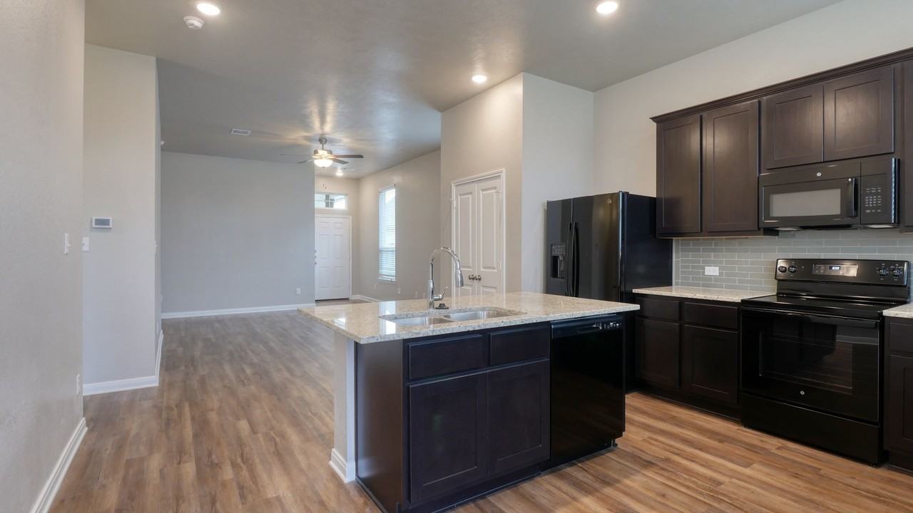 2220 John Ross Ct - Photo 3 of 16