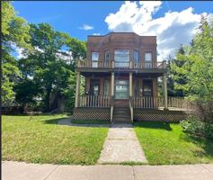 featured image of 920 E 5th St