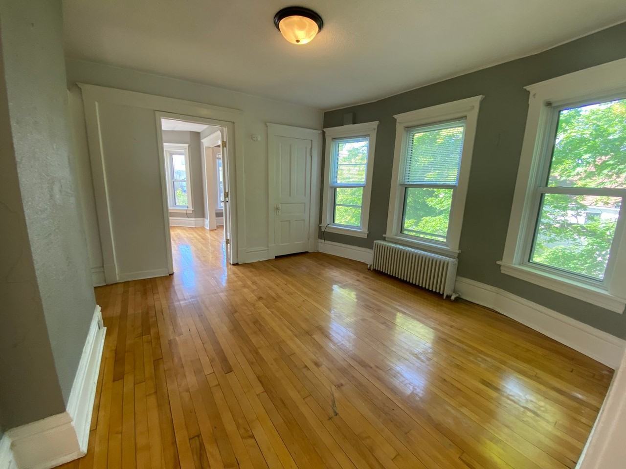 920 E 5th St - Photo 2 of 25