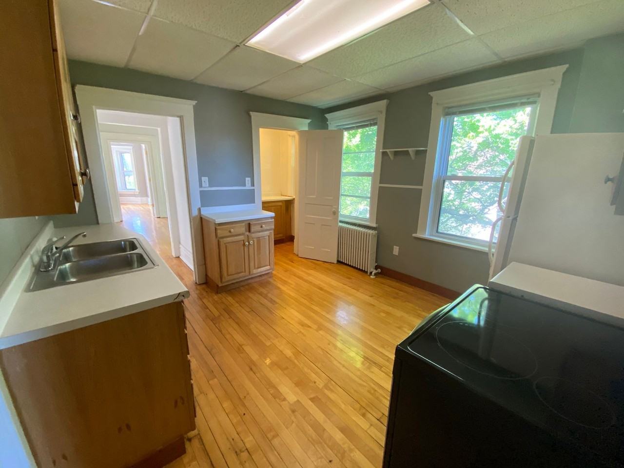 920 E 5th St - Photo 5 of 25