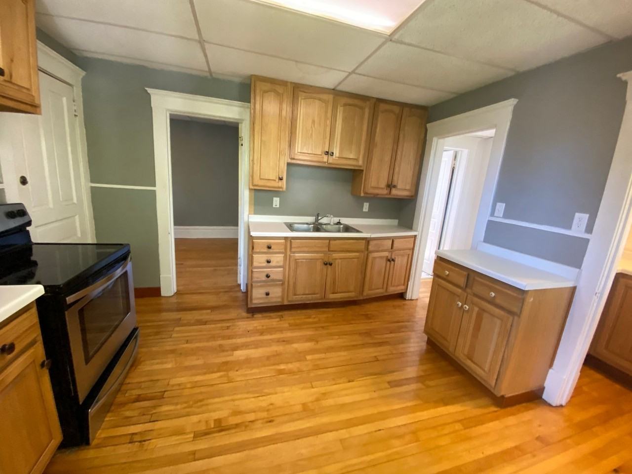 920 E 5th St - Photo 6 of 25