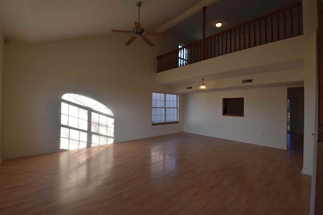 1677 Kingen Dr - Photo 2 of 12