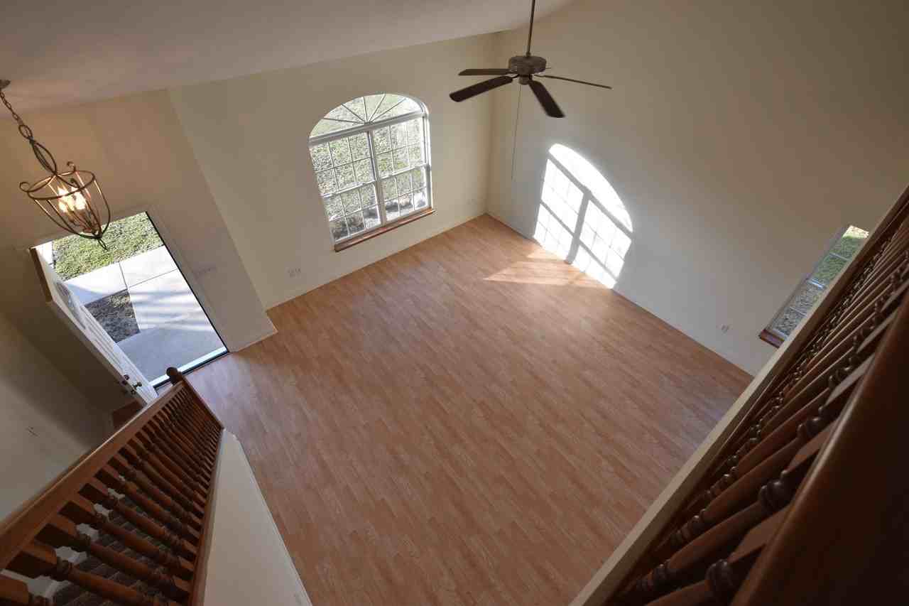 1677 Kingen Dr - Photo 4 of 12