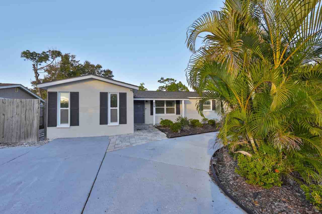 12870 101st Way - Photo 2 of 40