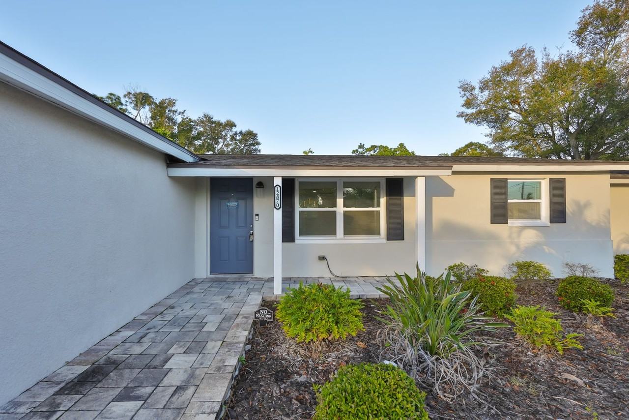 12870 101st Way - Photo 5 of 40