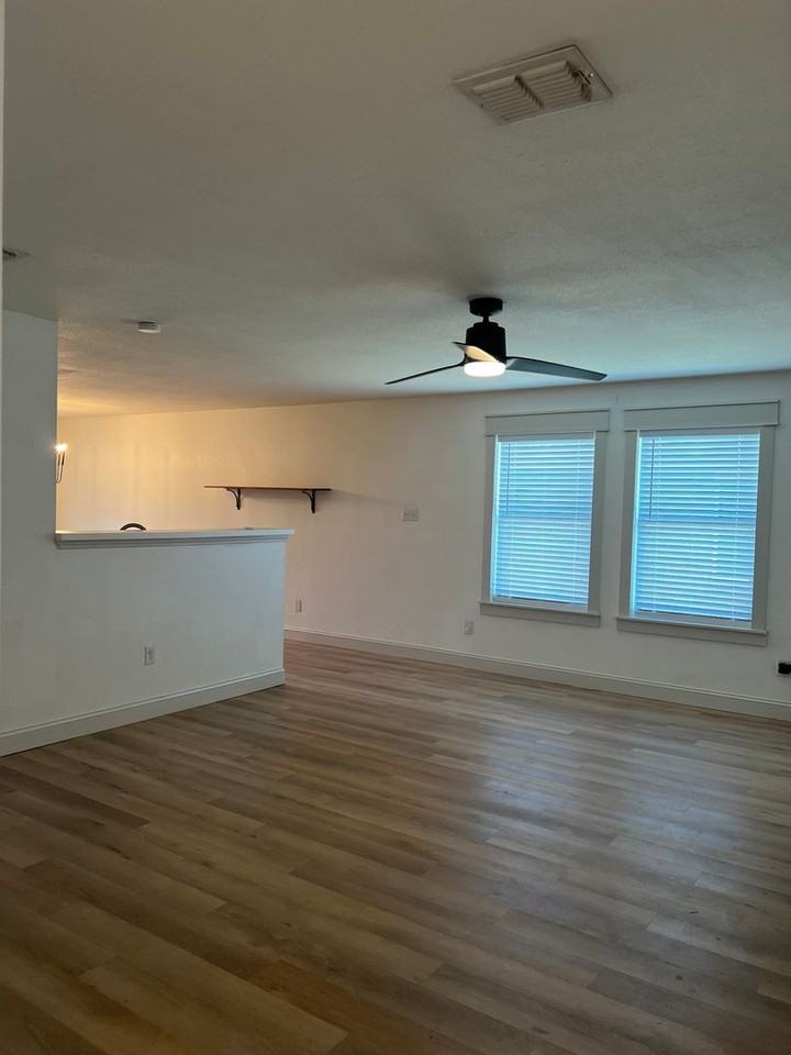 327 Quail Crossing Dr - Photo 5 of 18