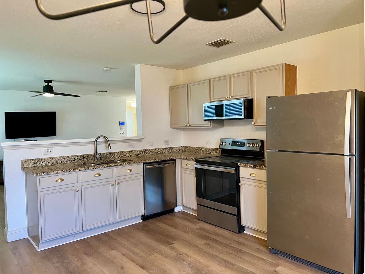 327 Quail Crossing Dr - Photo 7 of 18