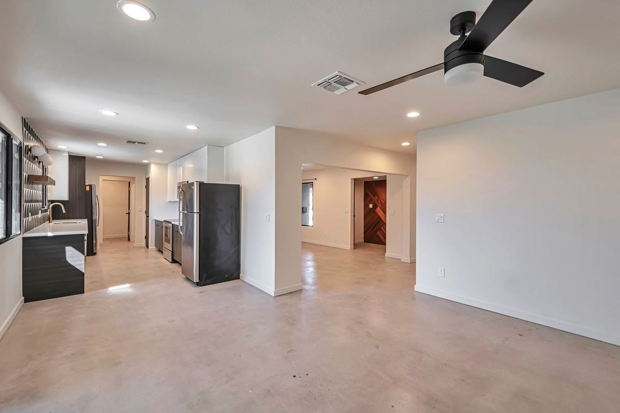 1015 E Loyola Dr - Photo 7 of 25