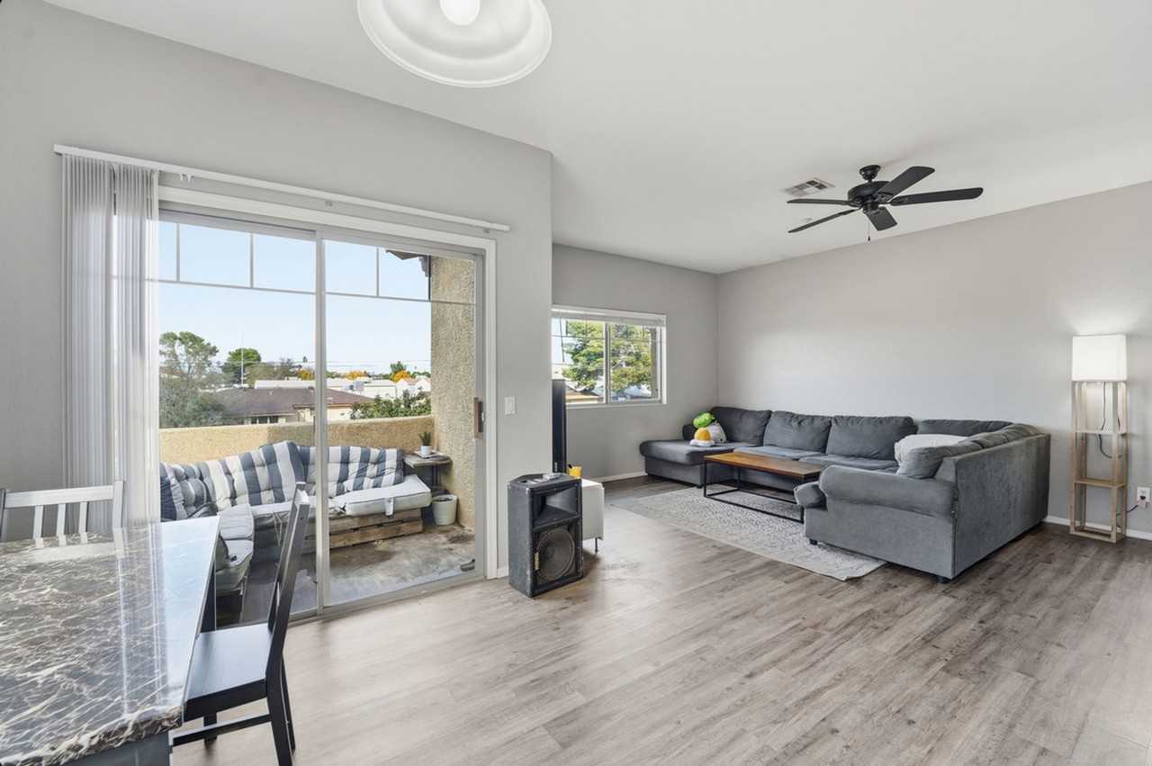 805 S Sycamore #232 - Photo 7 of 34