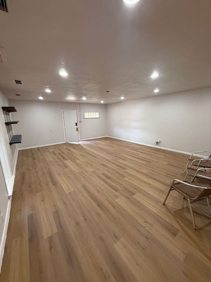 2701 38th St - Photo 5 of 16