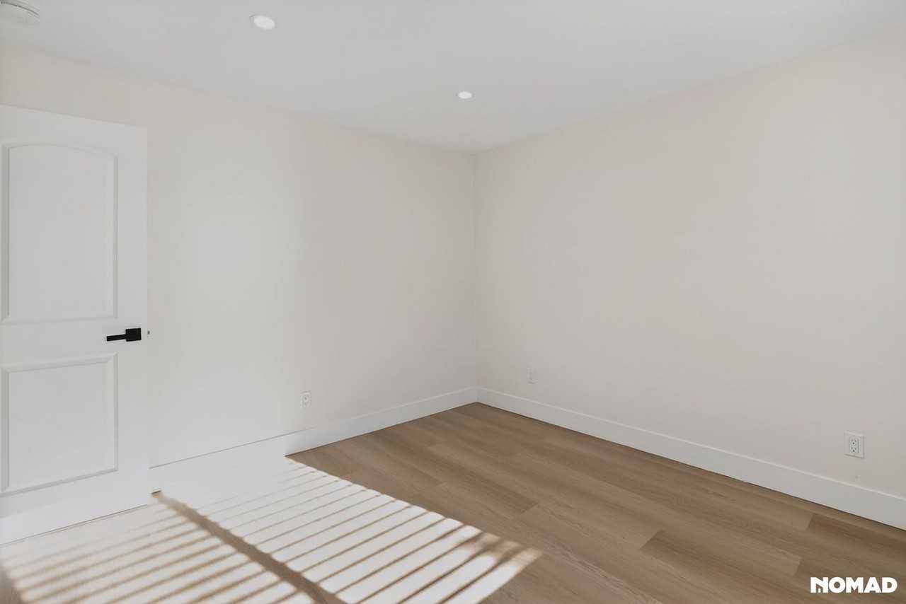 212 E Florence Ave - Photo 3 of 33