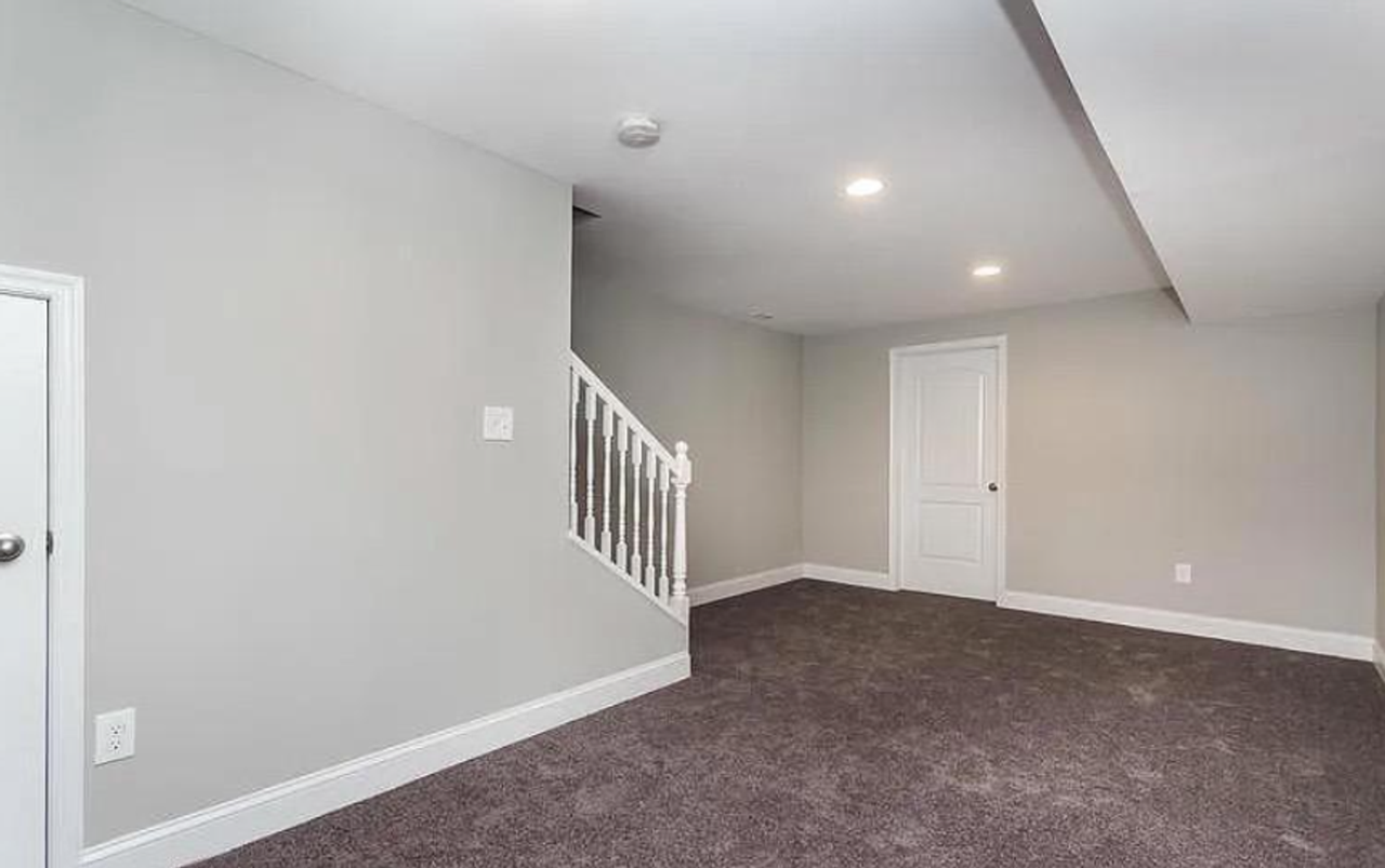 220 W Lorraine Ave - Photo 6 of 24