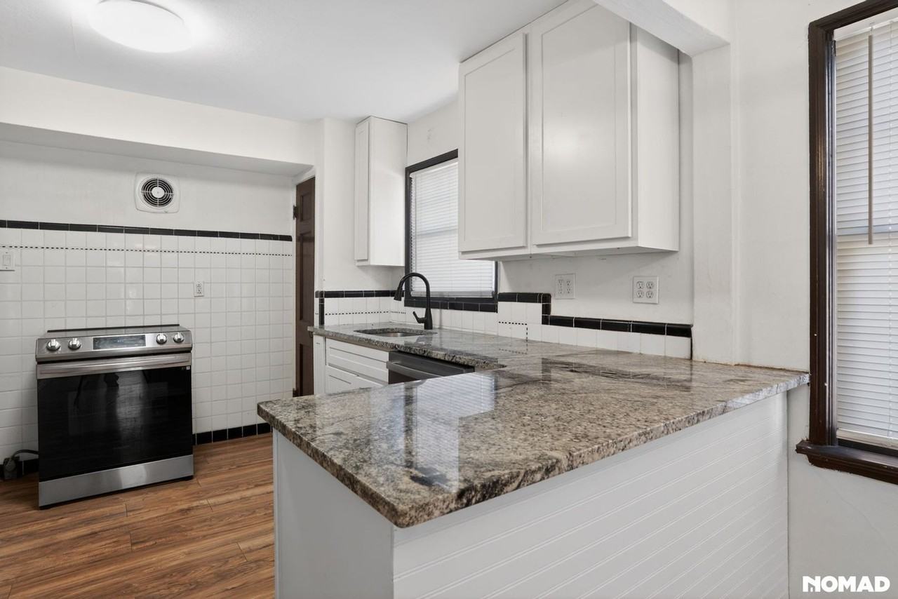 7616 Stanwood Dr - Photo 5 of 32