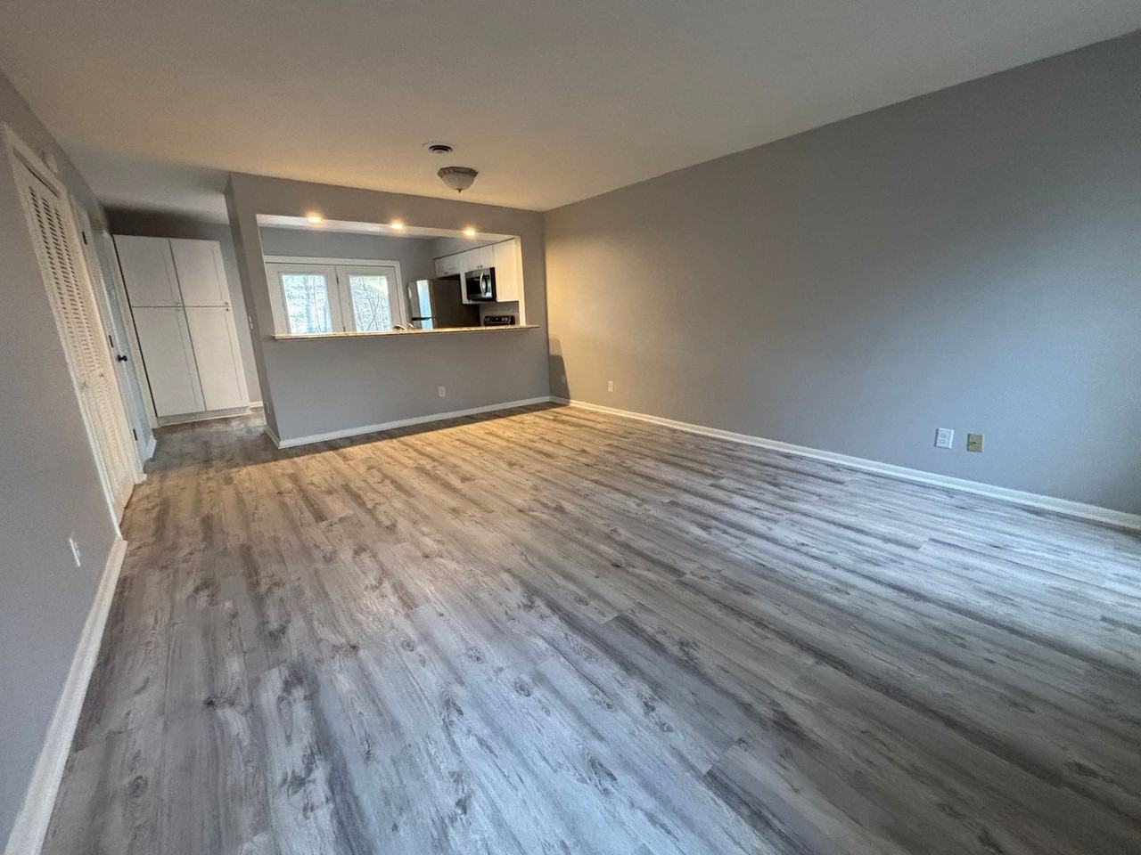 7203 Woods Crossing Dr - Photo 3 of 35